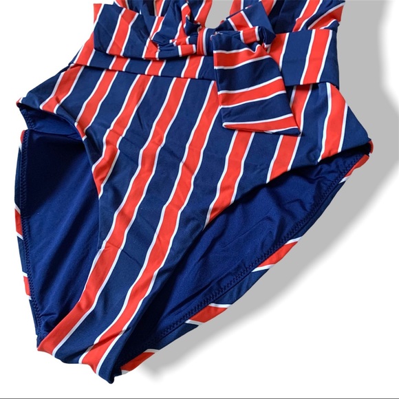 WE WORE WHAT | NWT Brooklyn One Piece Size S - Picture 4 of 10